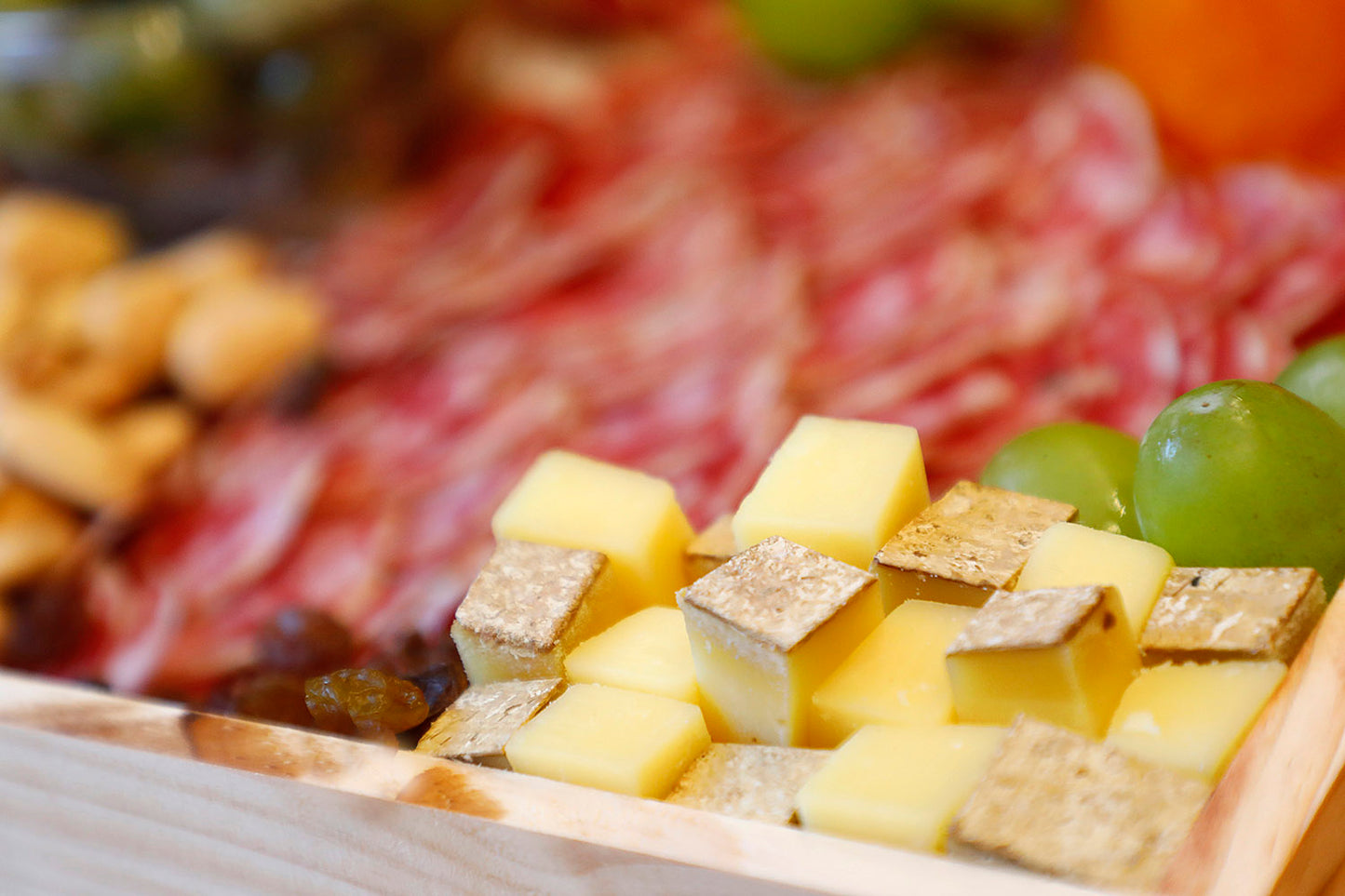 TABLA DE QUESO Y EMBUTIDO PARA 5-6 PERSONAS
