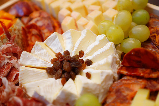TABLA DE QUESO Y EMBUTIDO PARA 7-8 PERSONAS